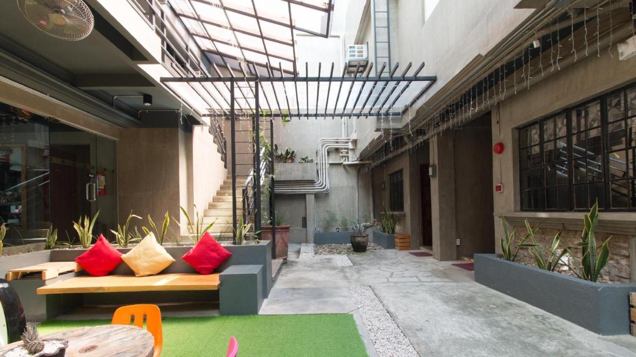 Reddoorz Plus @ Taft North Mandurriao Iloilo City Dış mekan fotoğraf
