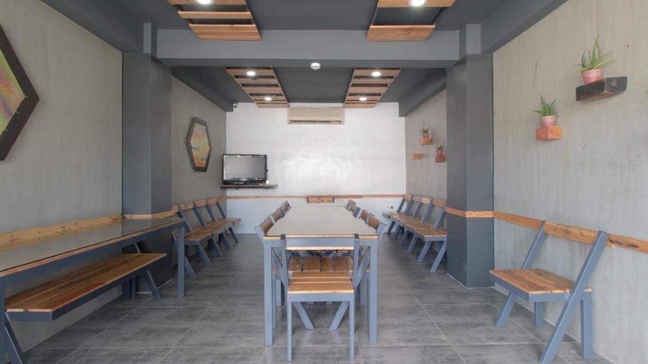 Reddoorz Plus @ Taft North Mandurriao Iloilo City Dış mekan fotoğraf