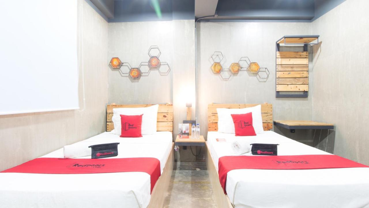 Reddoorz Plus @ Taft North Mandurriao Iloilo City Dış mekan fotoğraf