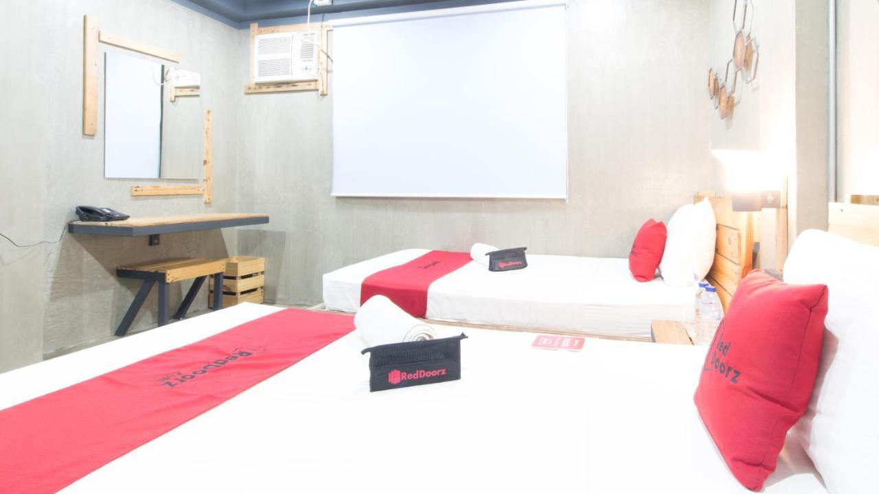 Reddoorz Plus @ Taft North Mandurriao Iloilo City Dış mekan fotoğraf