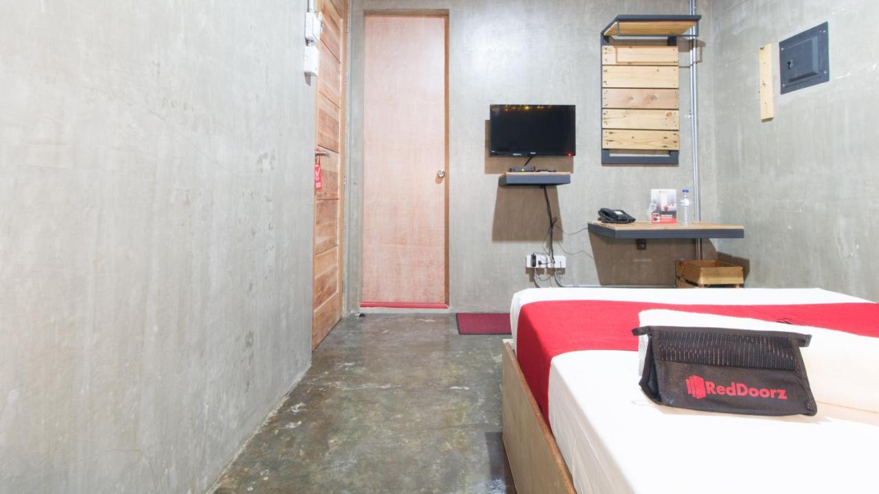 Reddoorz Plus @ Taft North Mandurriao Otel Iloilo City Dış mekan fotoğraf