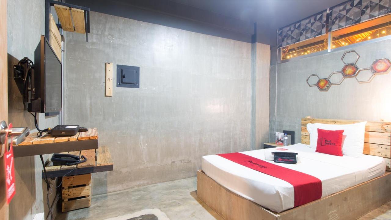 Reddoorz Plus @ Taft North Mandurriao Iloilo City Dış mekan fotoğraf