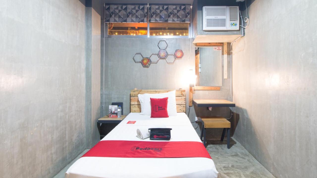 Reddoorz Plus @ Taft North Mandurriao Iloilo City Dış mekan fotoğraf