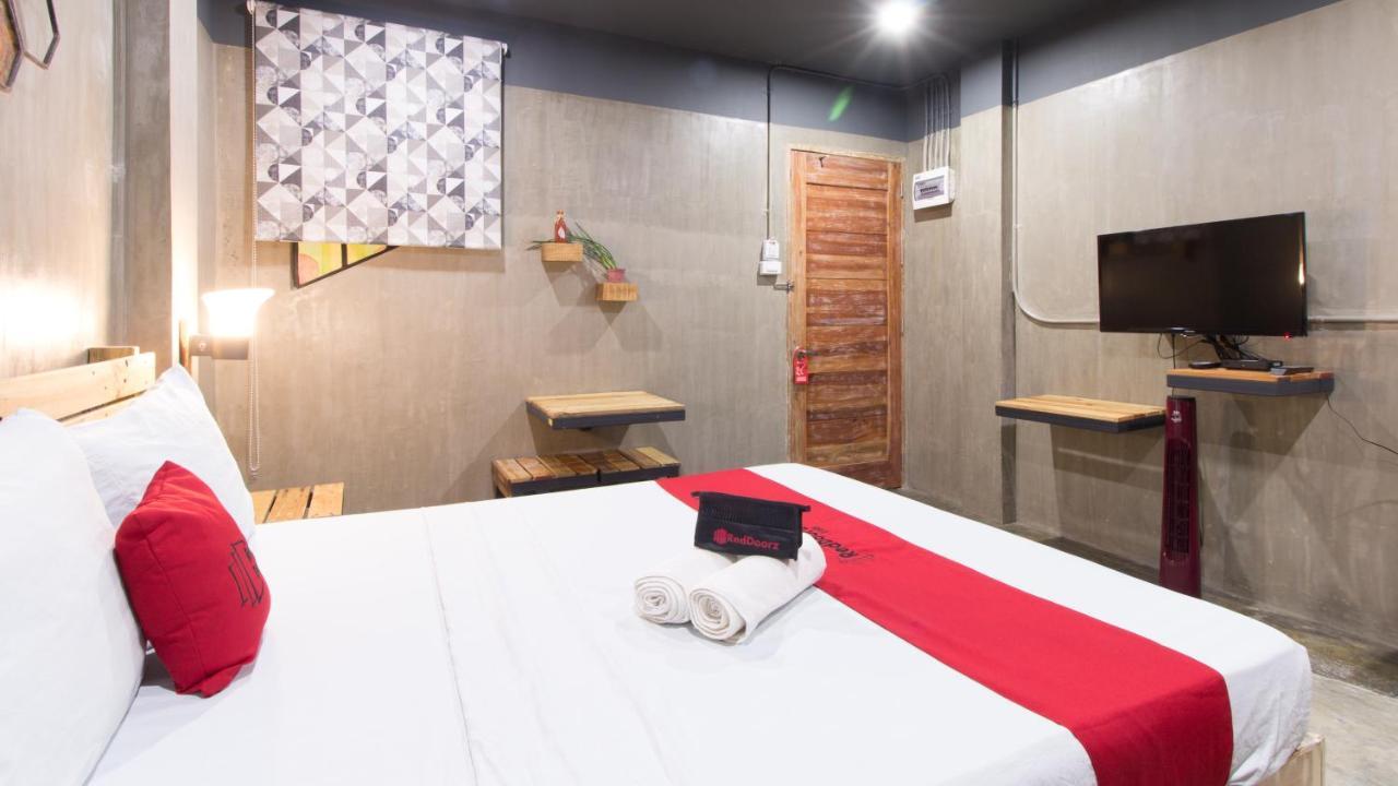 Reddoorz Plus @ Taft North Mandurriao Iloilo City Dış mekan fotoğraf