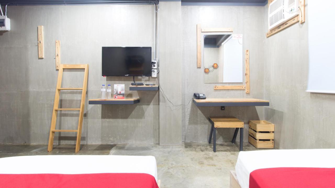 Reddoorz Plus @ Taft North Mandurriao Iloilo City Dış mekan fotoğraf