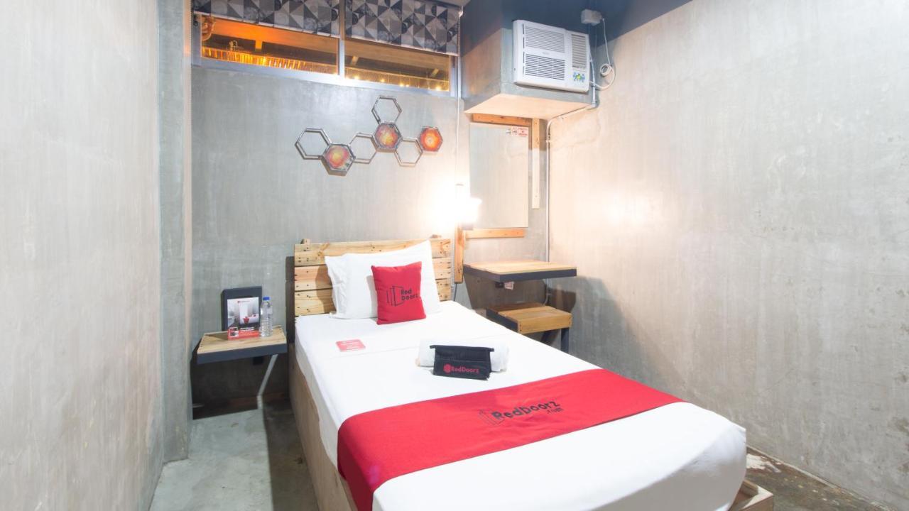 Reddoorz Plus @ Taft North Mandurriao Iloilo City Dış mekan fotoğraf